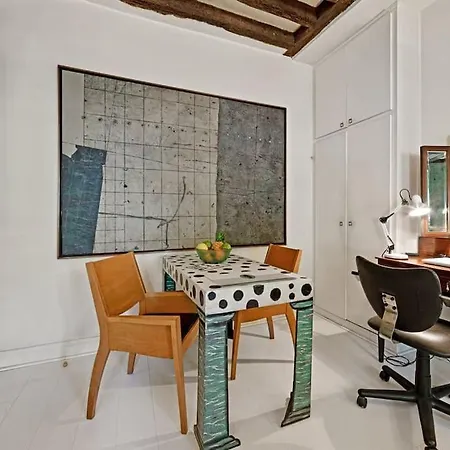 Artistic In 12 * Parijs